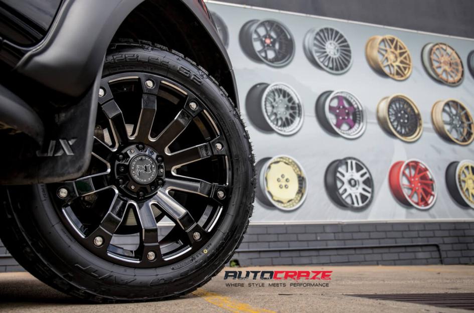 TOYOTA HILUX N80 4WD SELKIRK GLOSS BLACK MILLED